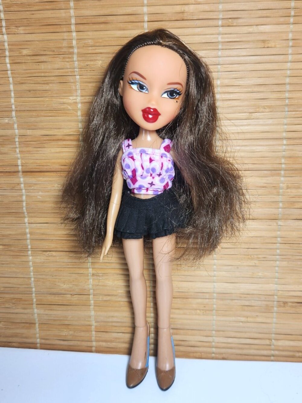 Bratz Doll 2001 Doll Brown Hair Brown and Grey Eyes Blue Eye Shadow Red …